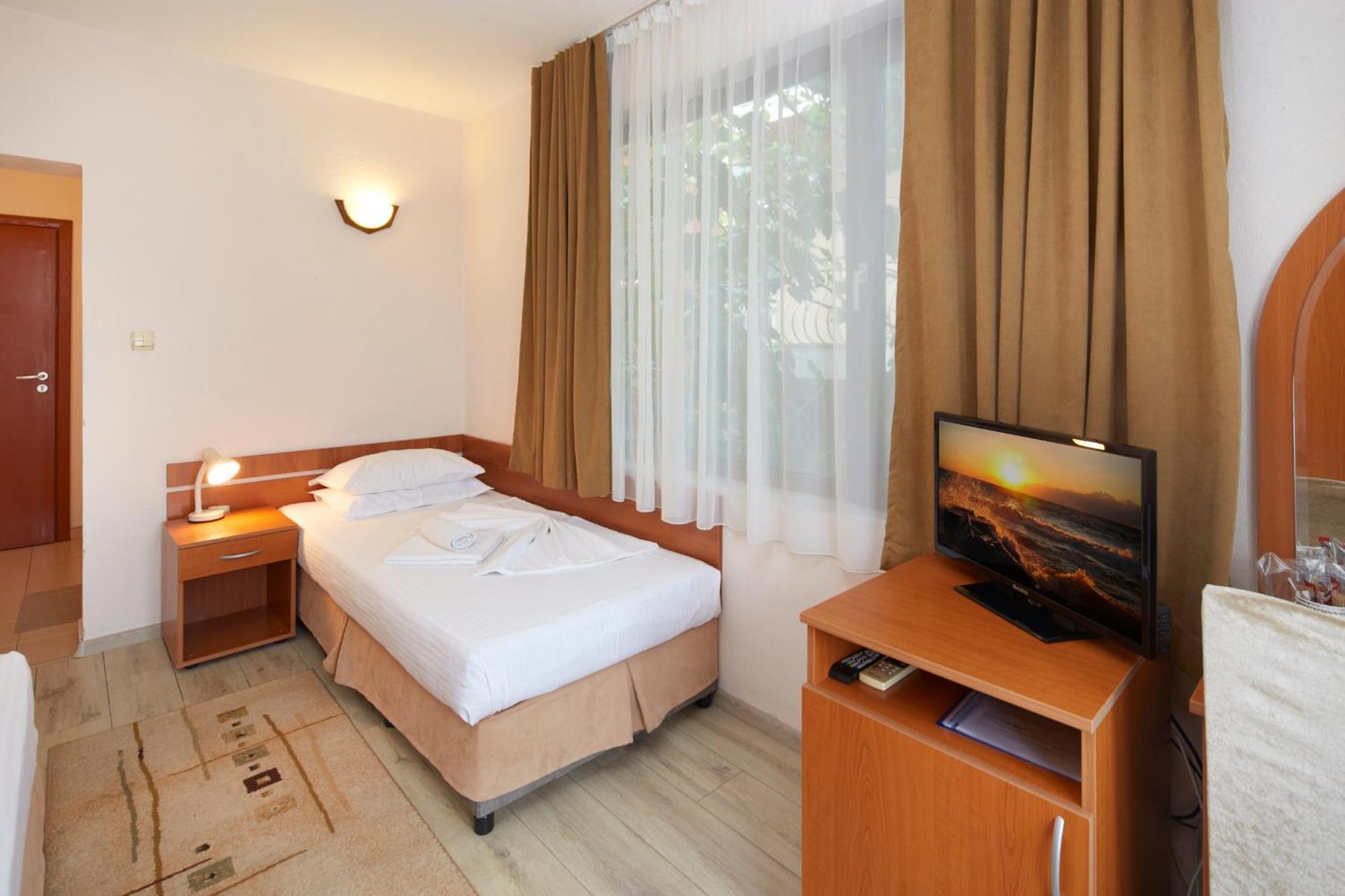 Nirvana Guest House Nesebar Buitenkant foto