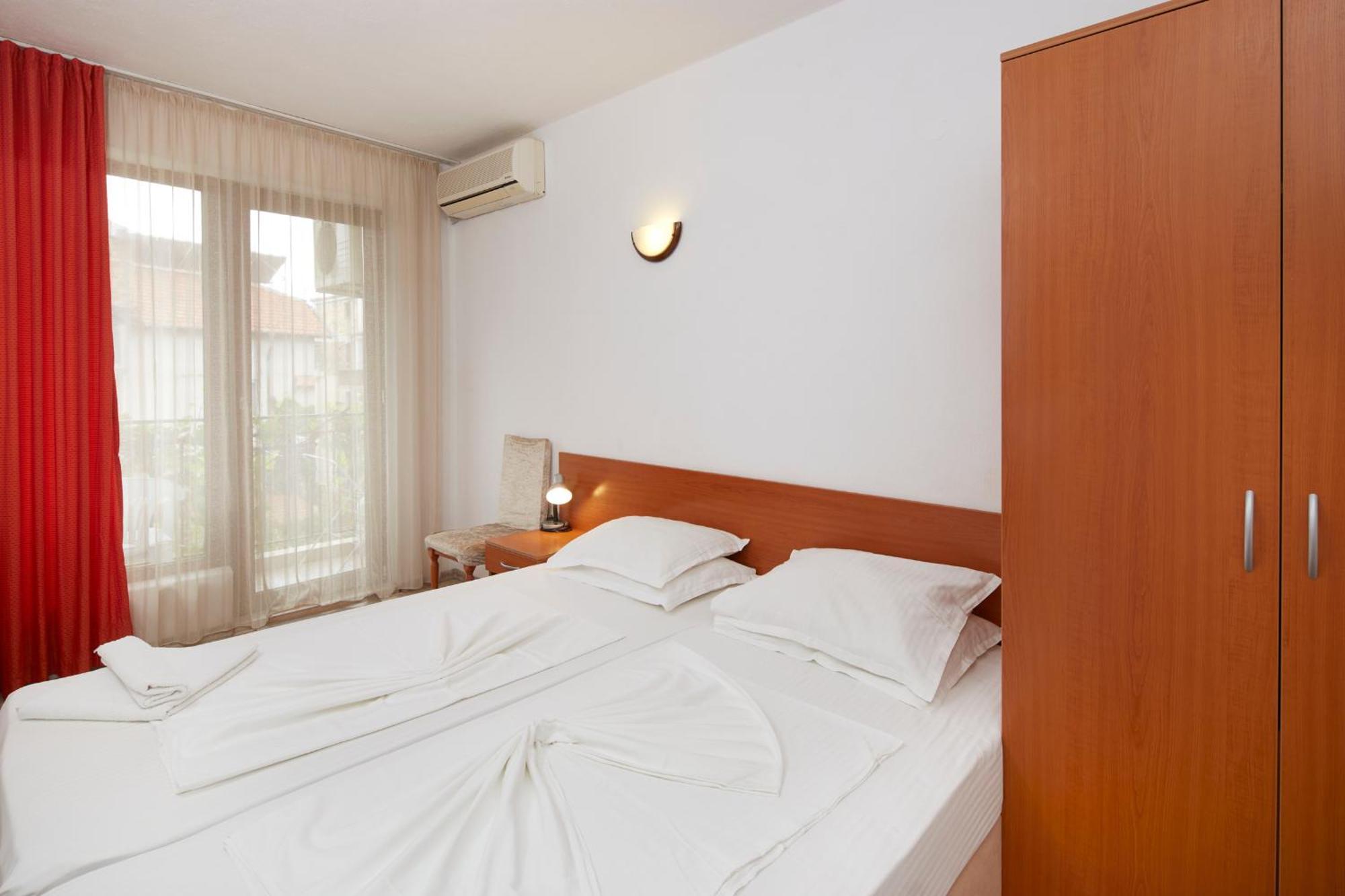Nirvana Guest House Nesebar Buitenkant foto