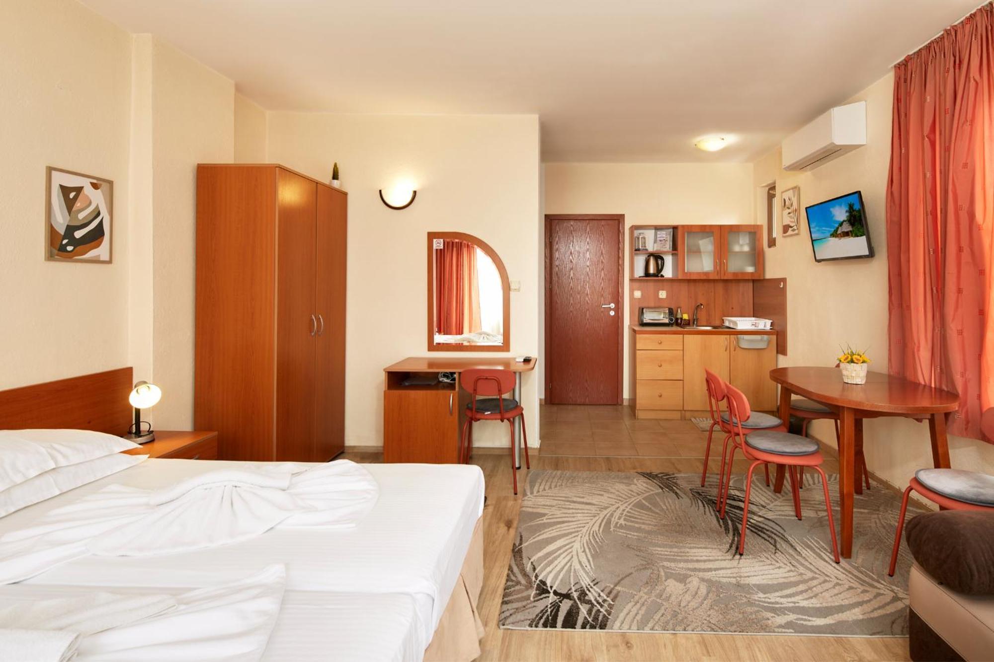 Nirvana Guest House Nesebar Buitenkant foto