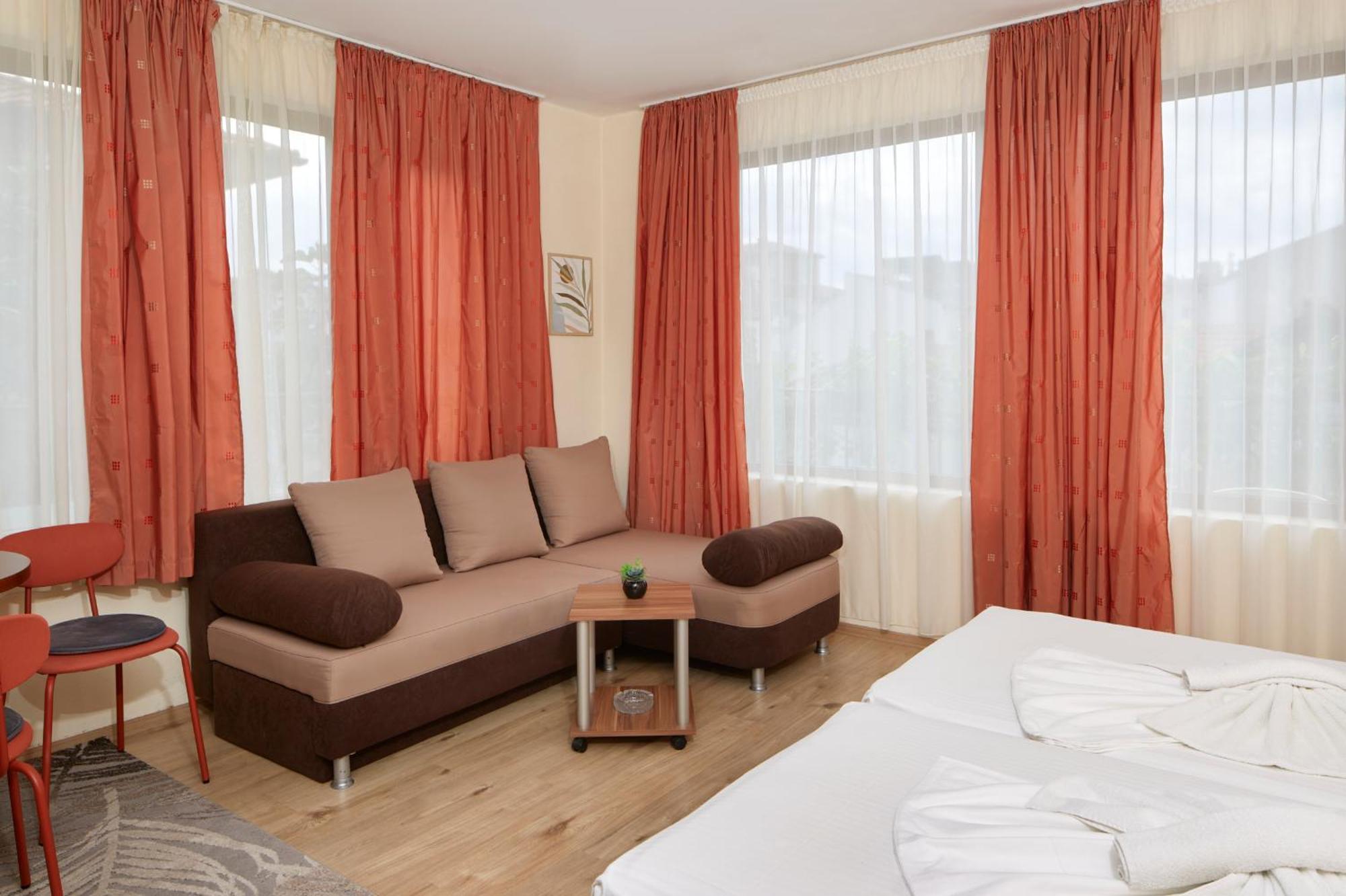 Nirvana Guest House Nesebar Buitenkant foto