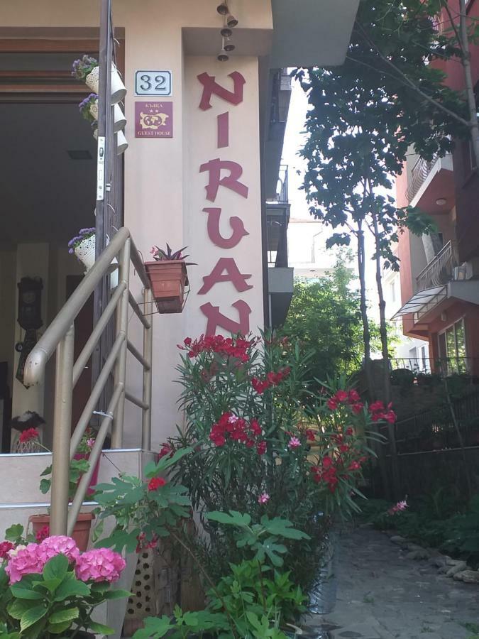 Nirvana Guest House Nesebar Buitenkant foto